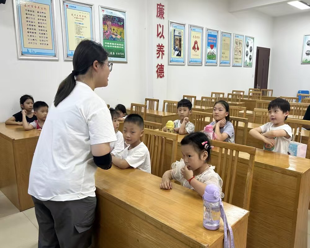 Ӣ��Ȥ�n�����c�����ڹ⡪���Ͼ�������W(xu��)̩�݌W(xu��)Ժ���t����ī������������`�o����4��