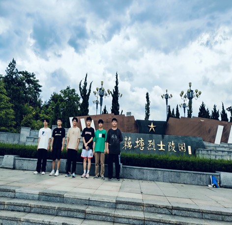 �C(j��)늌W(xu��)Ժ�� �����Ѹ������������мtɫ���򡯡�С��� �����h(yu��n)�hź���(zh��n)��ʿ��@�_չ����������`