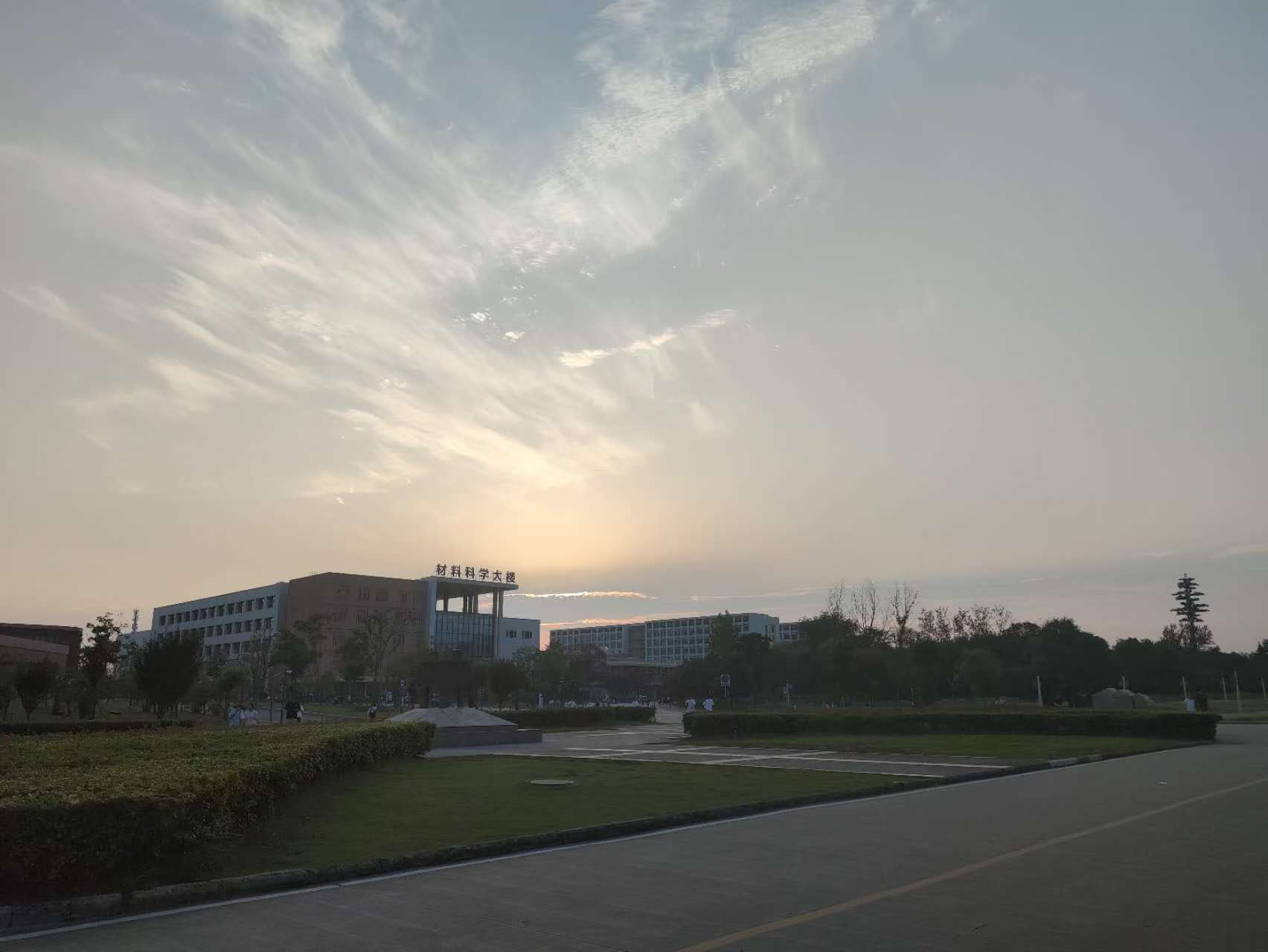 ���մ�W(xu��)�����I(l��ng)�¹��ưl(f��)չ�����B(y��ng)��(chu��ng)�����˲�