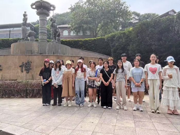 �}(c��ng)�[�عŽ� ����Ԓ����|���K�Ƽ���W(xu��)�Zʳ�W(xu��)Ժ�����Z(y��)̽΢����(sh��)�`�F(tu��n)�������(hu��)��(sh��)�`�A�M���