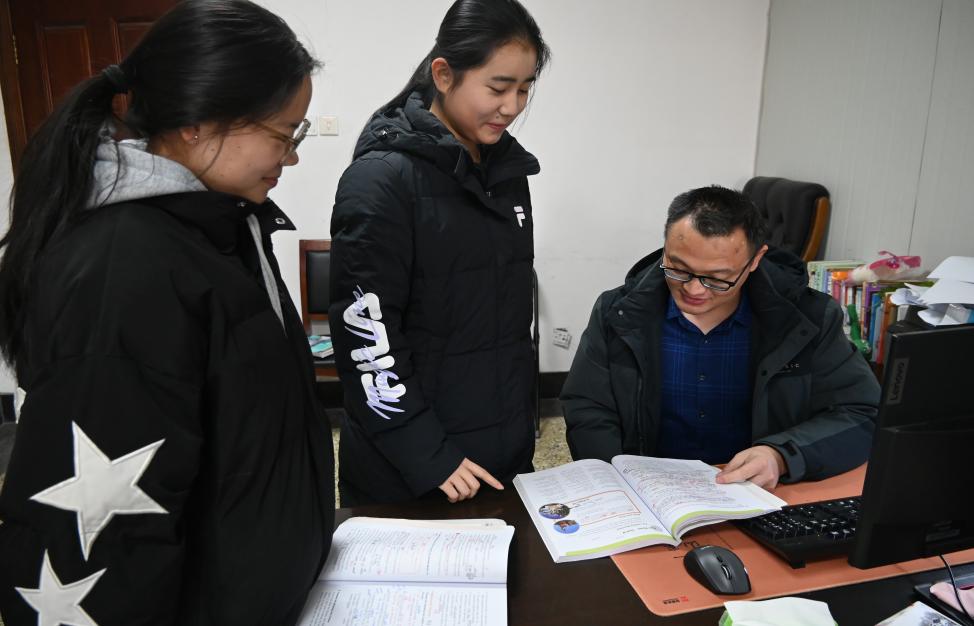 �����L(f��ng)�Aӳ��������Ӱ���锢У��