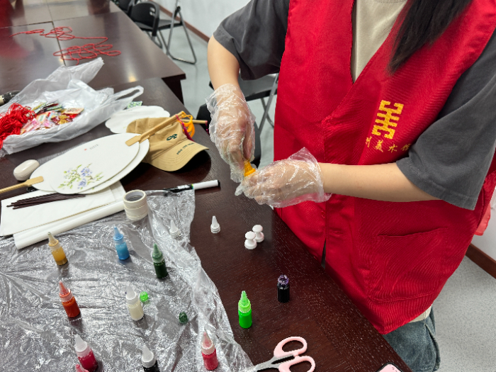 ���f���z�Ļ��ضȡ����Ͼ�������W(xu��)̩�݌W(xu��)Ժ���t����ī������������`�o(j��)����3��