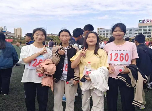 ���(y��ng)�W(xu��)Ժ늚⹤�̌W(xu��)Ժչ�F(xi��n)�w���L(f��ng)��У�\(y��n)��(hu��)�ل�(chu��ng)�ѿ�(j��)