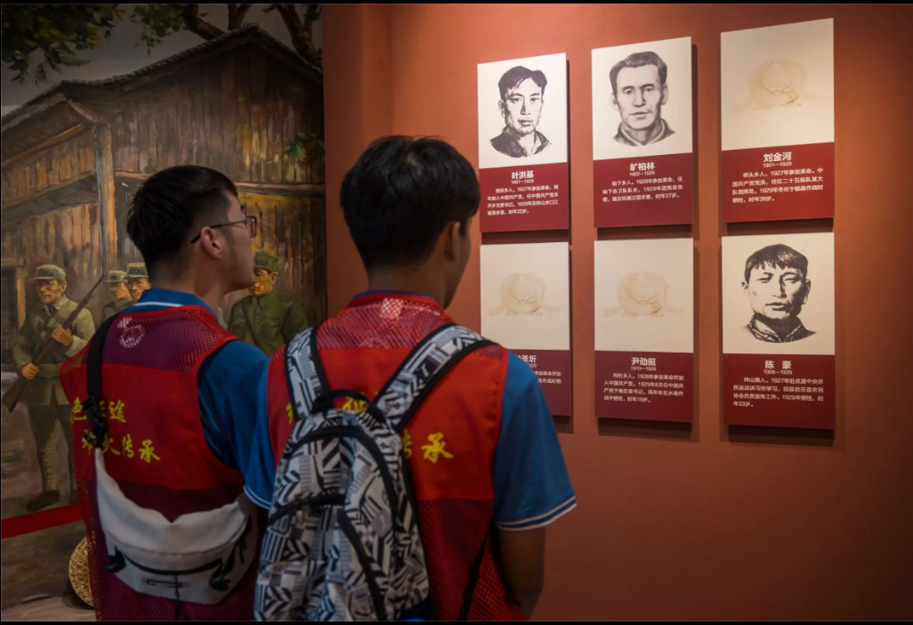 �t�E��(sh��)�`�(du��)�ڶ��У����Ѹ����������s�m(x��)�tɫ�����������r���L��·