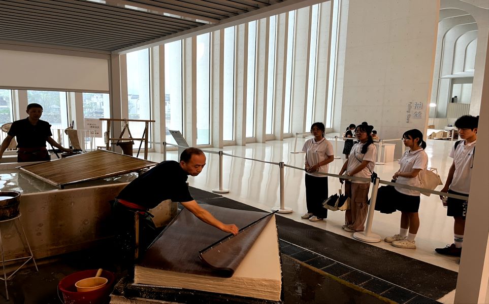 �����W(xu��)Ժ���ι���W(xu��)Ժ�������Лܿh�������ۙ���ܲ����}�������ں��{(di��o)�ЈF(tu��n)�����l(xi��ng)̽���Ї�(gu��)�����Ļ��@�������M(j��n)����ǧ��İ�ɫ����