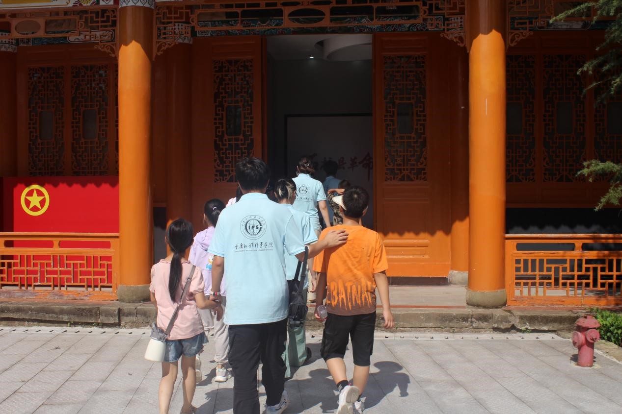 ����Ժ�����l(xi��ng)�����мtɫ�����������ഺʹ��