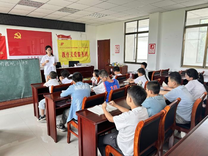 ���o(h��)ͯ����ͬ�L�󡪡������W(xu��)Ժ־Ը����(w��)�F(tu��n)�鄢�մ����а������tɫ�����c������չ���(d��ng)