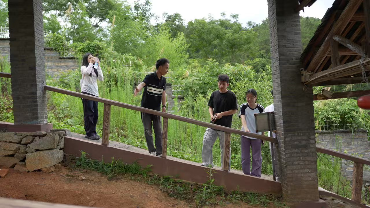 ���Gн��ӳ�Ž�����W(xu��)��̽�L���K���z����֮·��������������W(xu��)���Gн����(sh��)�`�(du��)ǰ����ƽ�н�ꖅ^(q��)�_չ�������(hu��)��(sh��)�`���(d��ng)